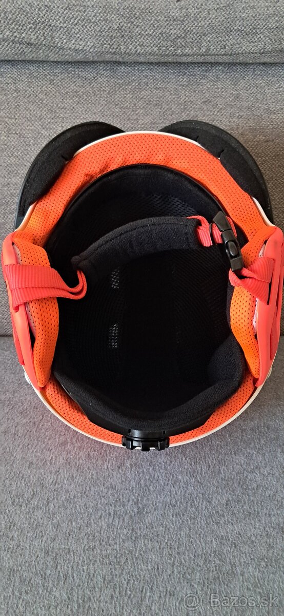 Lyžiarska prilba so štítom - 6