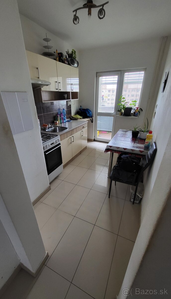 Prenájmem 2 - izbový byt -Žiar nad Hronom - 6