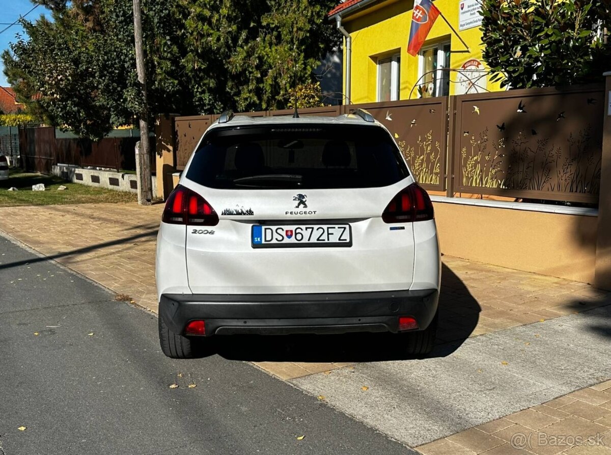 Peugeot 2008 1.2 PureTech Style - 6