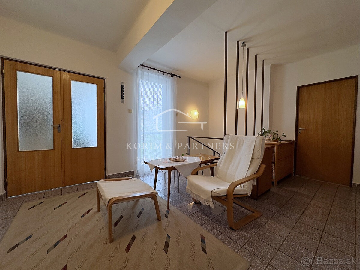 Zaujímavý rodinný dom s menším átriovým dvorom, Komárno - 6