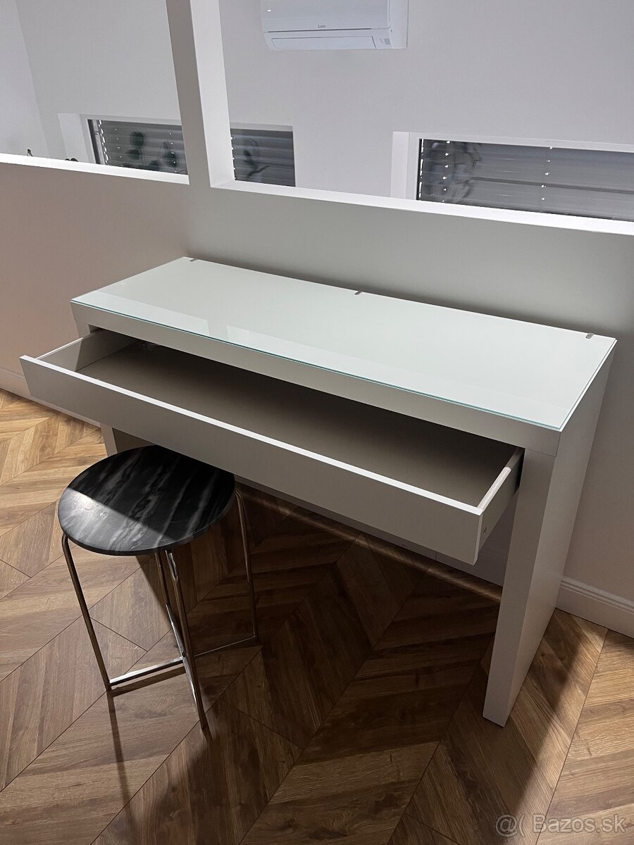 Kozmetický stolík - 6