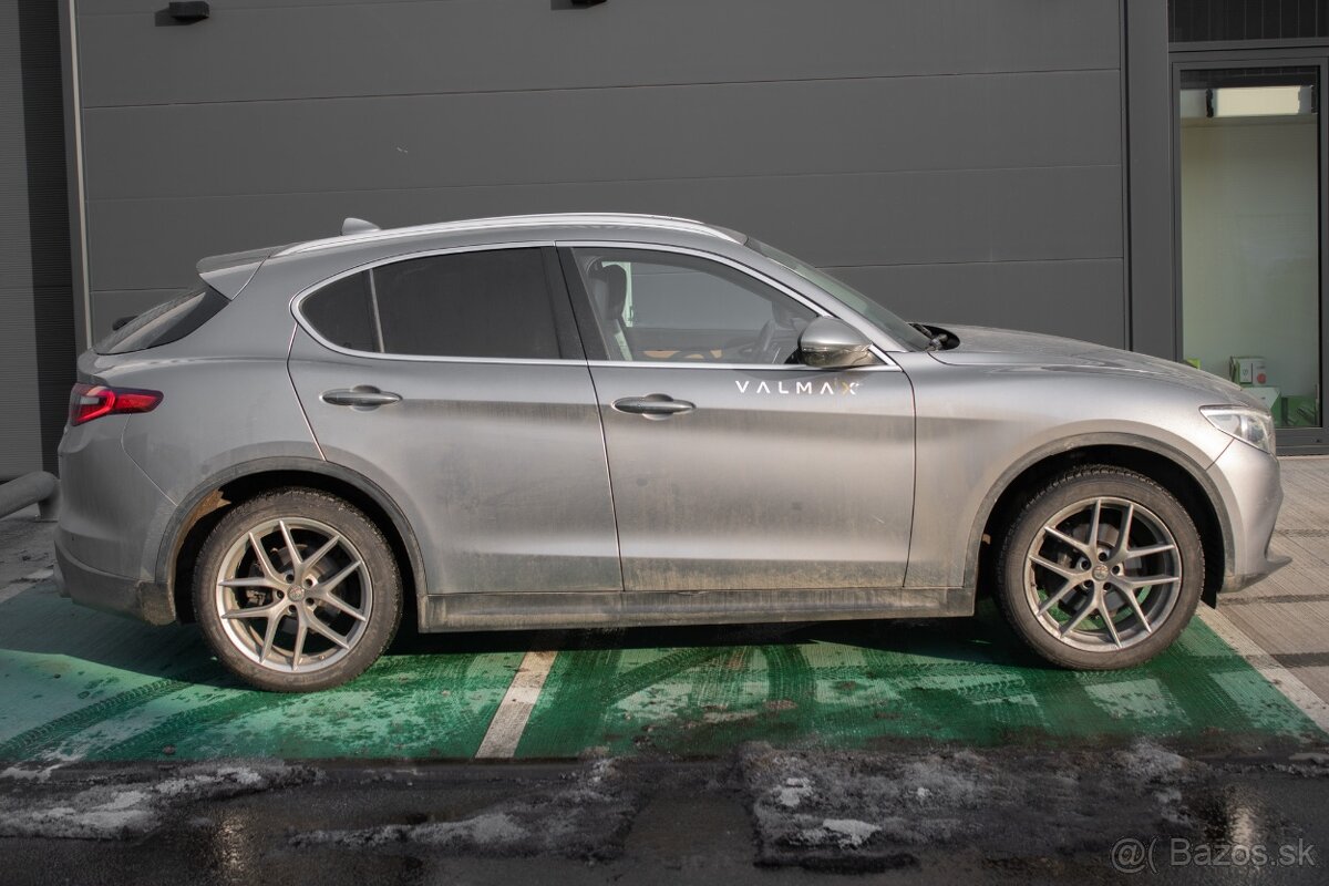 Alfa Romeo Stelvio - 6