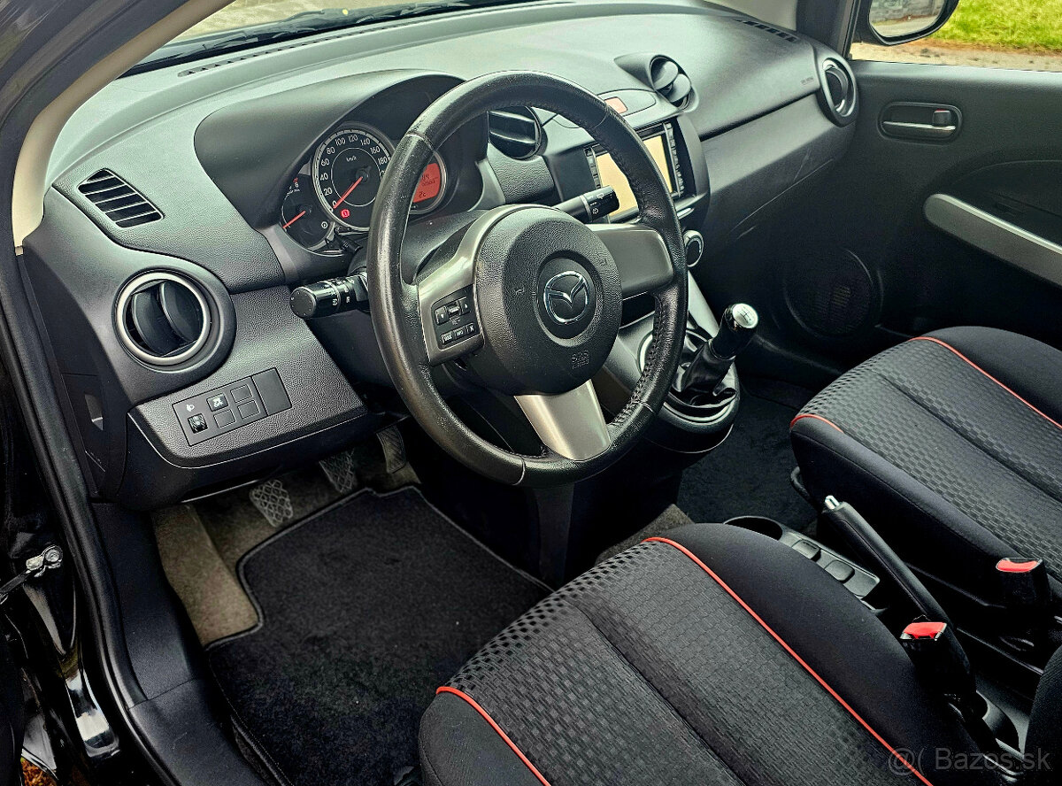 Mazda 2 - 6