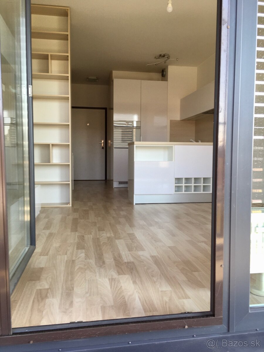 1+kk, 30m2, Petržalka, Slnečnice - 6