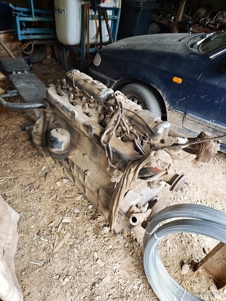 Predám pluh, postrekovač,motor - 6