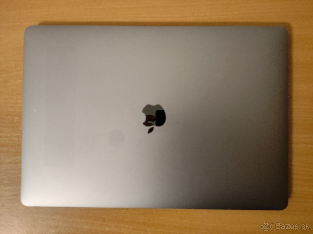 MacBook Pro 15 2018 16GB 256GB - 6