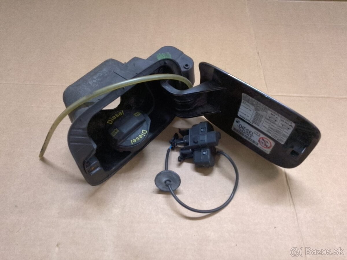 dvierka nádrže paliva Superb 2 - 6