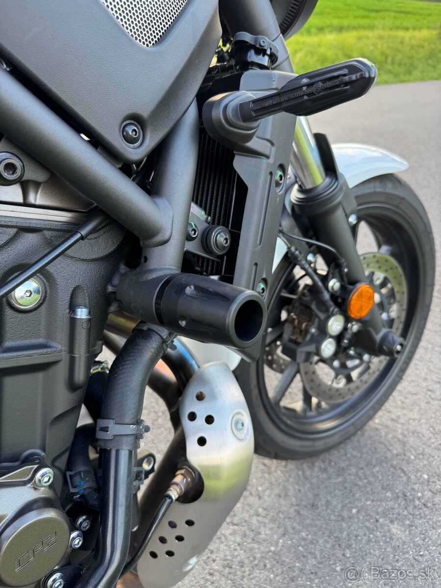 YAMAHA XSR 700 (2022) - 6