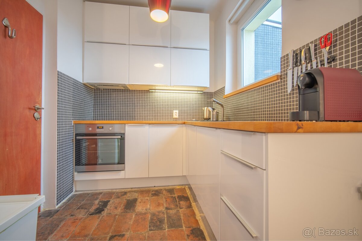 PREDAJ 2 izbový byt s veľkou terasou , Staré Mesto, Panenská - 6