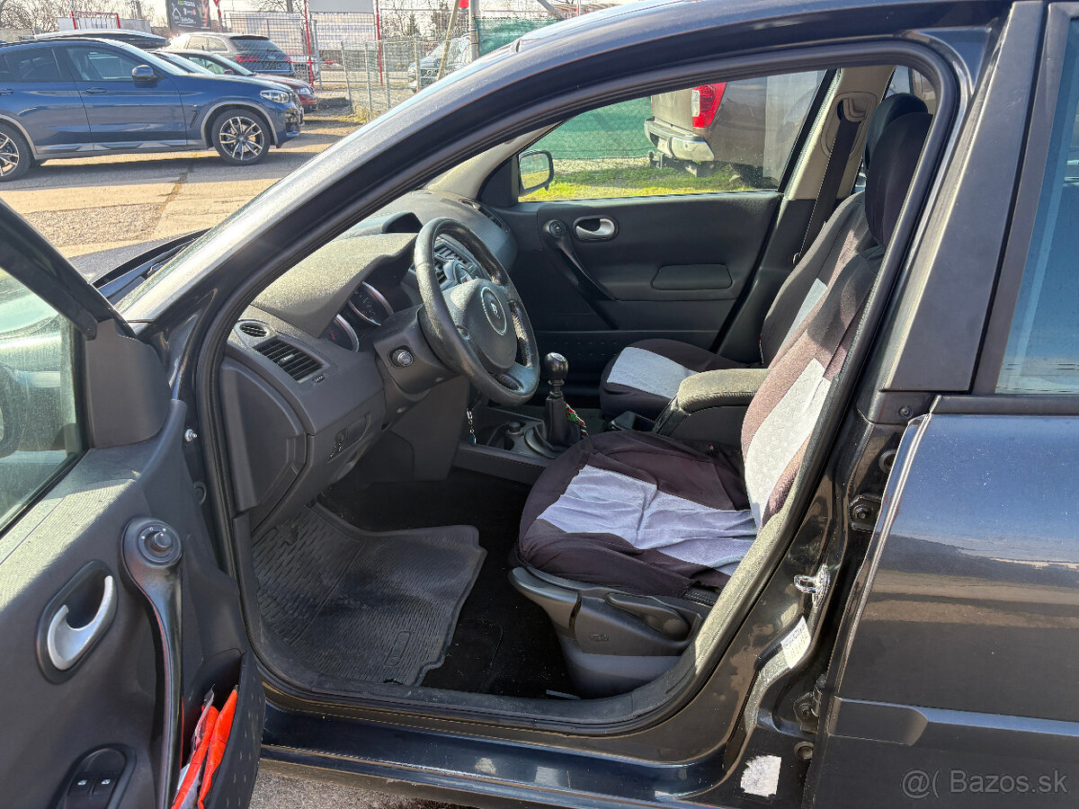 Renault Mégane 1.9 DCi - 6