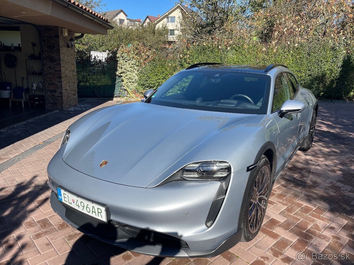 PORSCHE Taycan Cross Tourismo 4 - 6