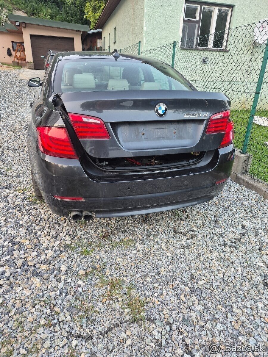 Predám zadný kufor pre BMW F10 sedan - 6