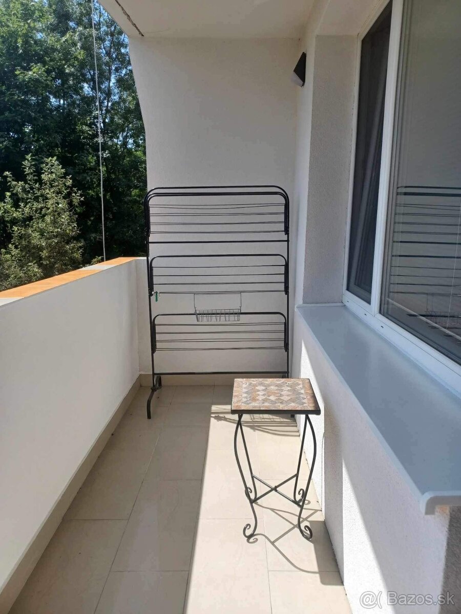 Prenájom peknej garzónky v BA - Petržalke, Strečnianska ul. - 6