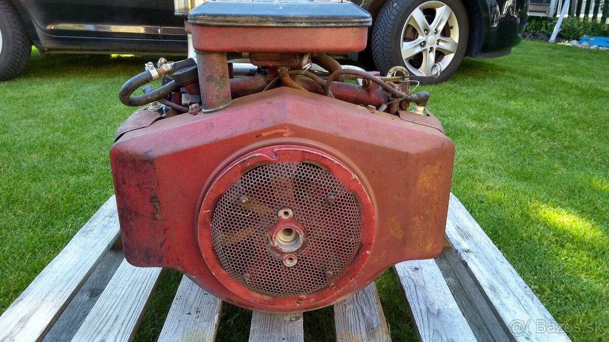 Motor benzinovy-dvojvalec boxer-18hp. - 6