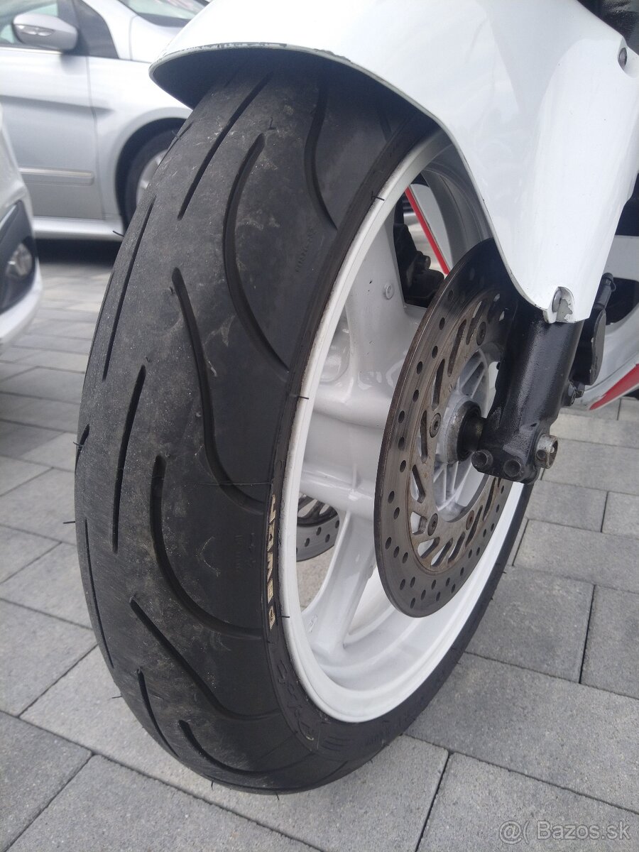 Honda CBR 1000 F - 6