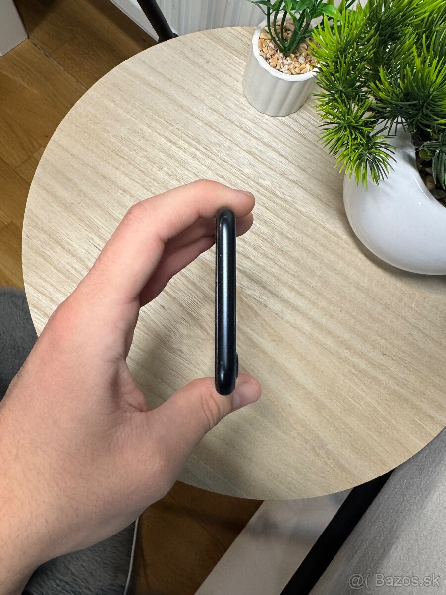 iPhone SE 2020 – 128 GB 88% - 6