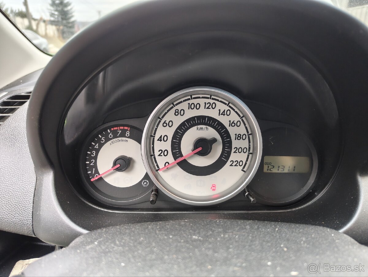 Mazda 2 - 6