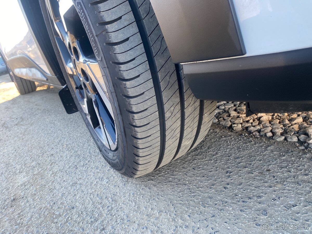 Predám pneu goodyear 235/50R19c letné - 6