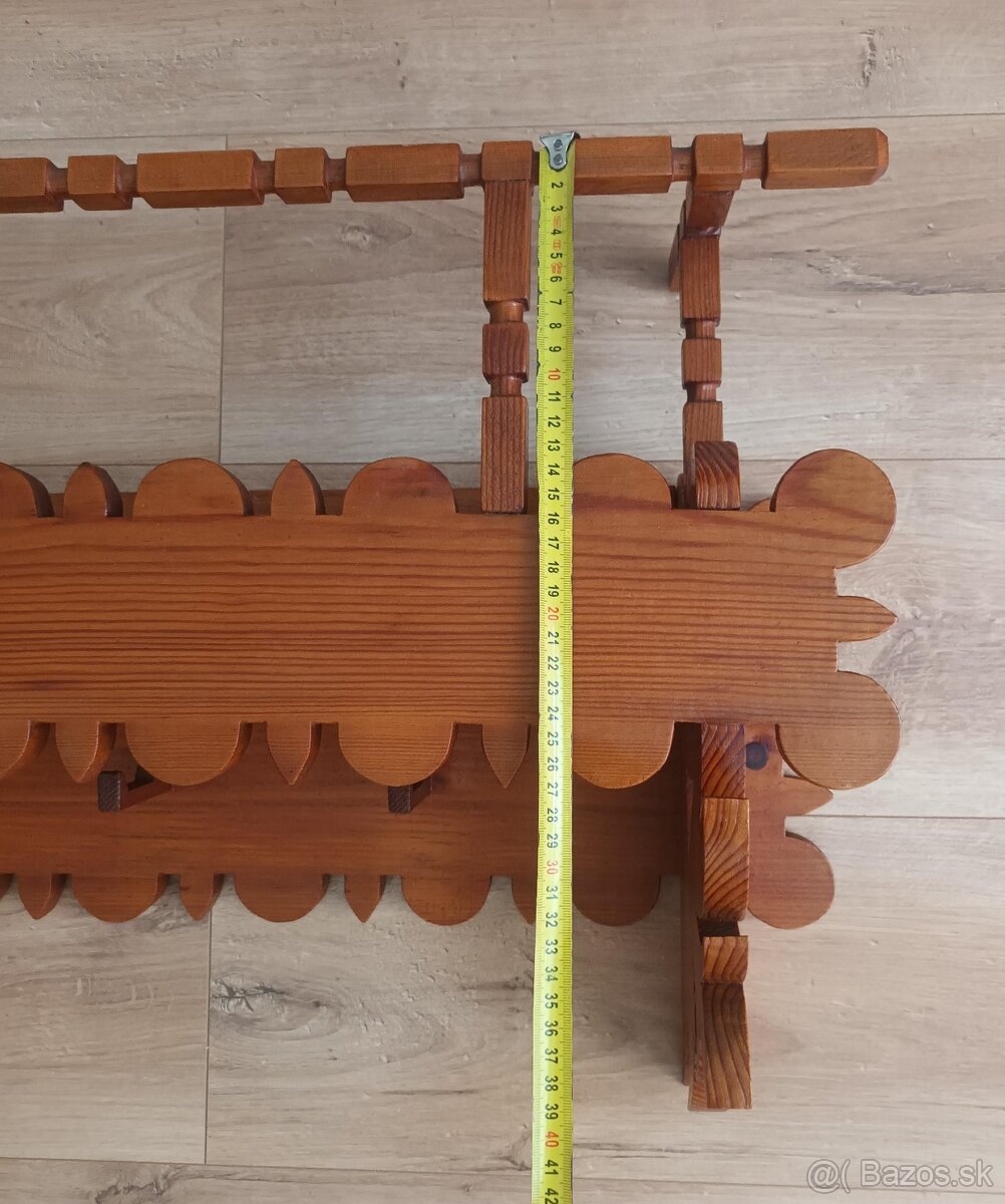 Starožitná drevená selská polica + pozdišovská keramika - 6