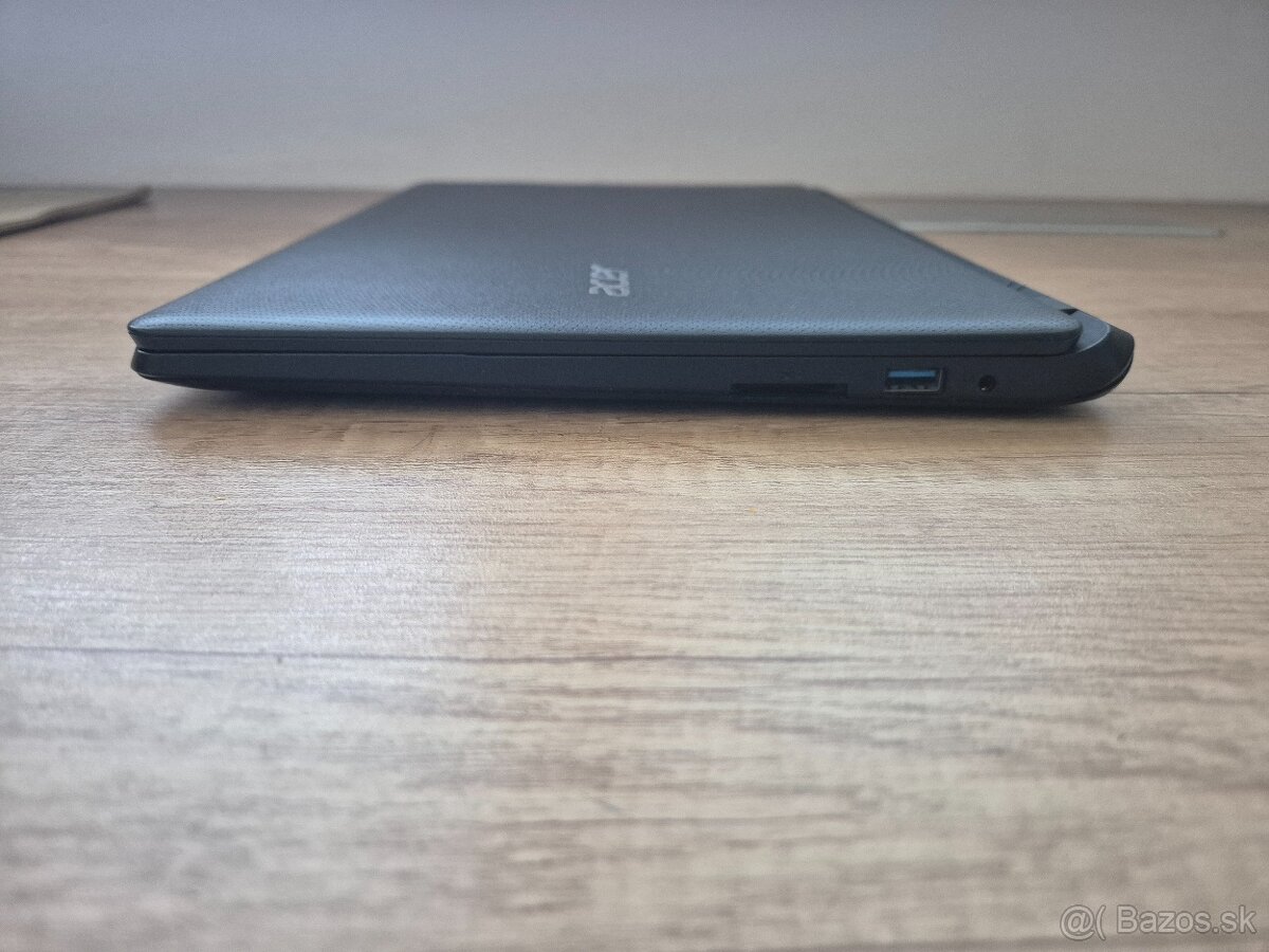 Acer ES1-311-C1FH /Intel Celeron N2840/4GB RAM/HD/240GB SSD - 6