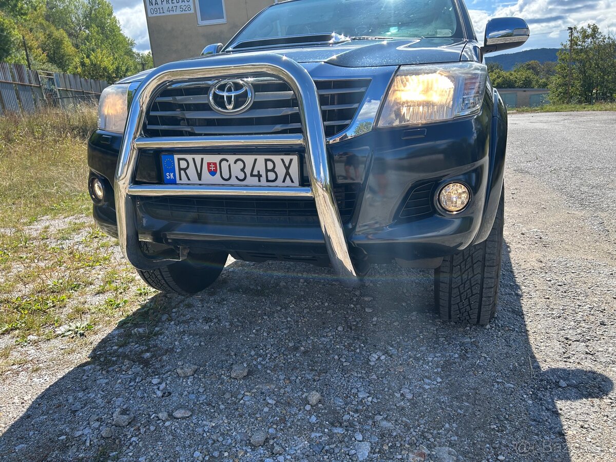 Toyota Hilux 2,5 - 6