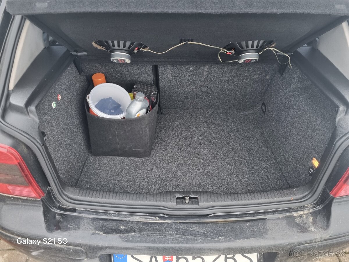 Volkswagen Golf 1.6 - 6