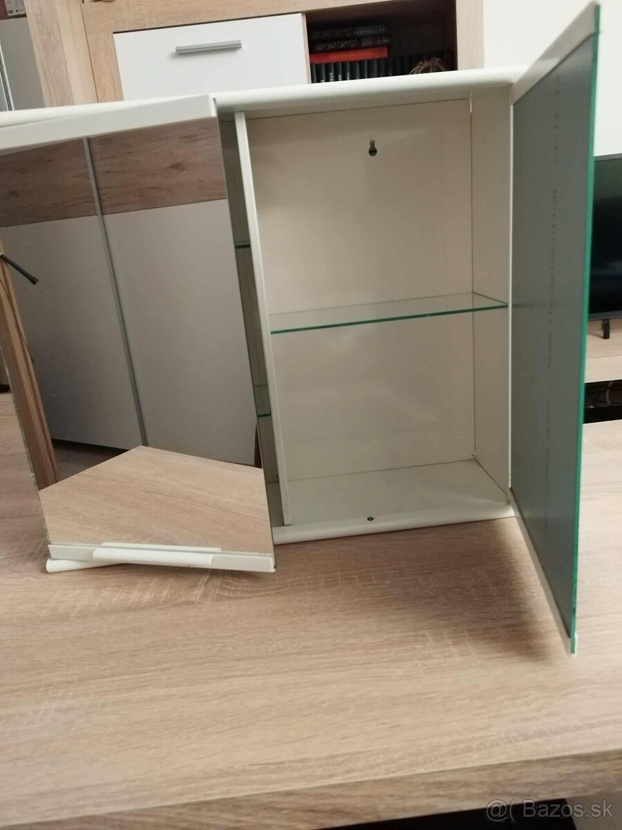 Zrkadlová skrinka - 6