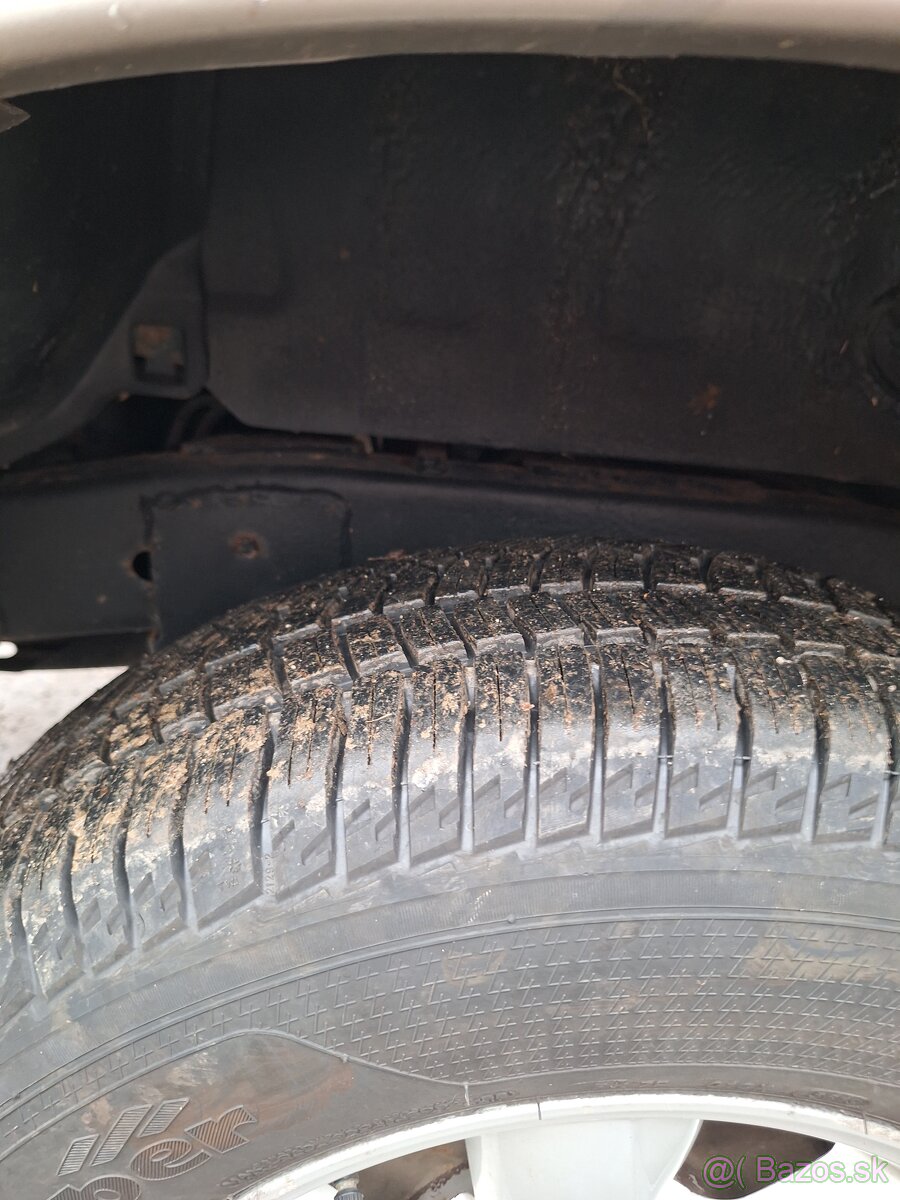 Nissan Terrano 2 - 6