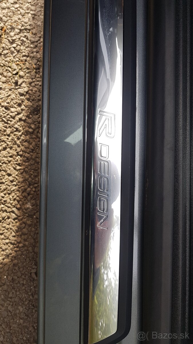 Predám Volvo V40 D3 automat R - Desing - 6