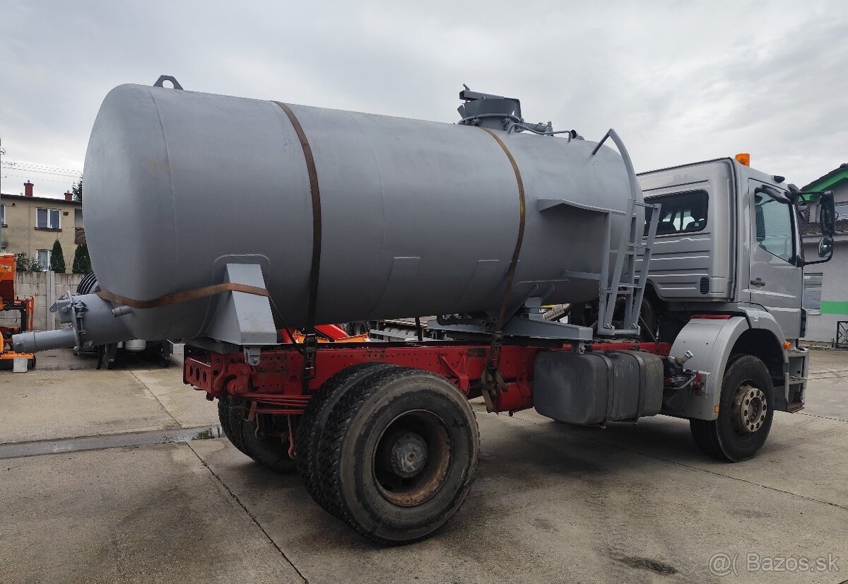 Predám MB AXOR E4 4x2 s cisternou, výborný stav - 6