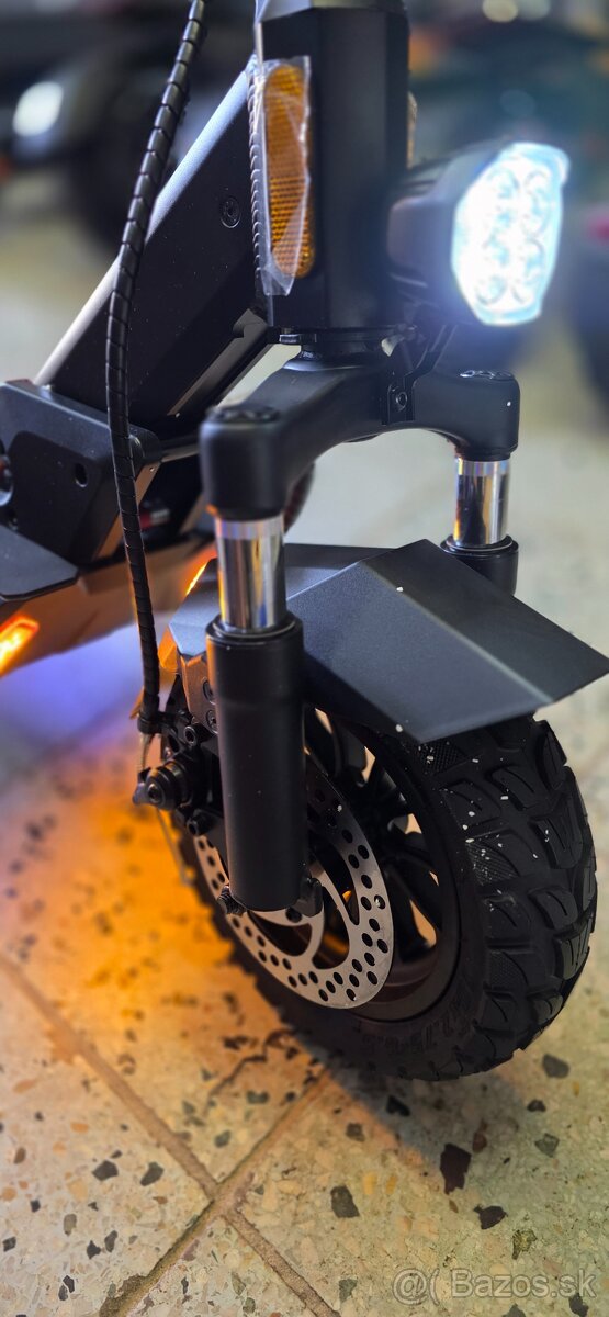 Elektrická kolobežka Kukirin M4 MAX - 6