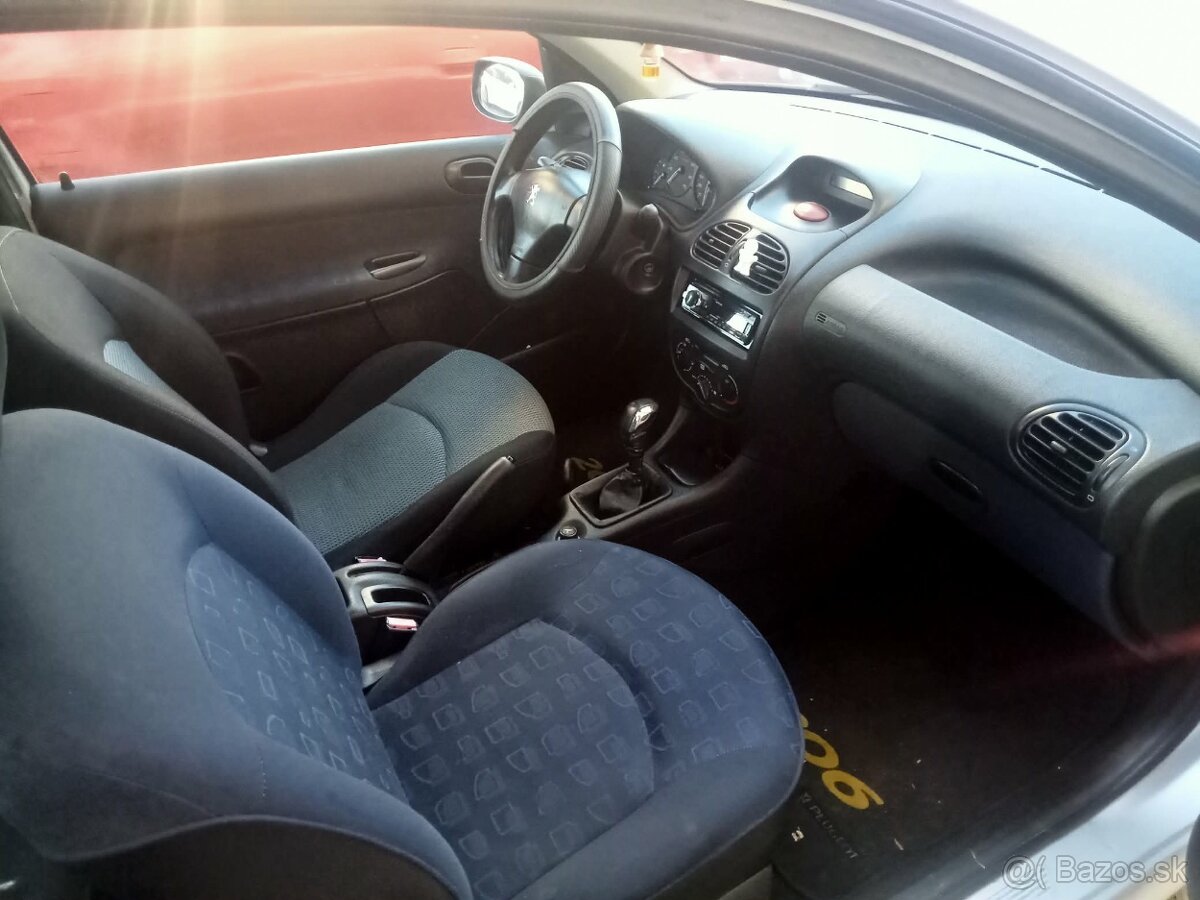Peugeot 206 - 6
