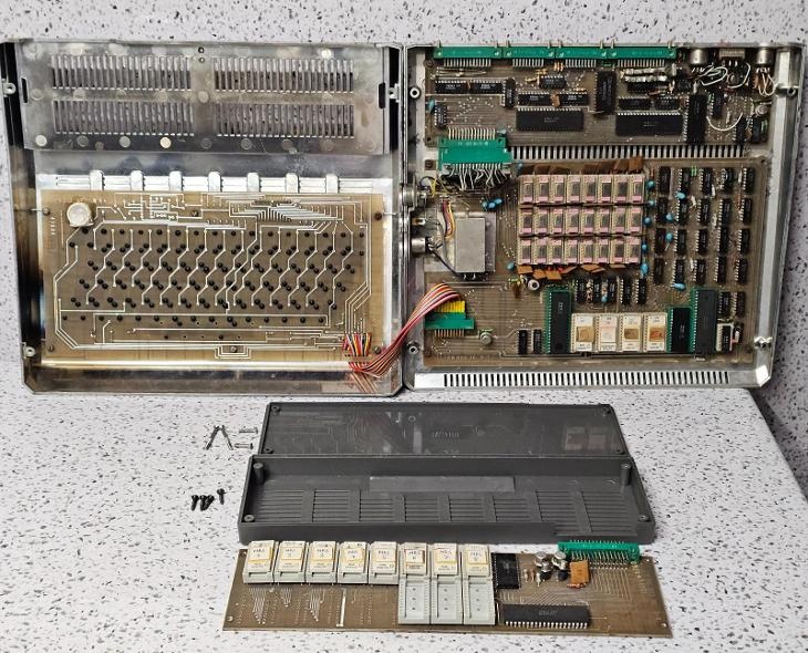 Mikropočítač Tesla PMD 85-1, 85-2A, 85-2, 85-3, Pascal - 6