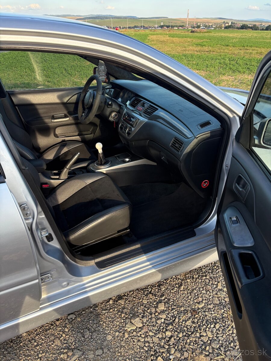 Mitsubishi Lancer Evo 8 - 6