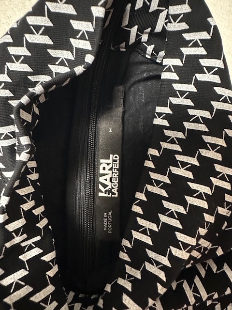 Čiernobiele tričko so stojačikom a monogramom Karl Lagerfeld - 6