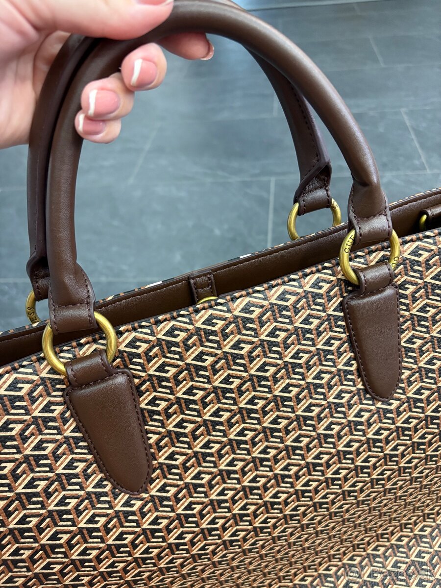 Kabelka Guess hnedá - 6