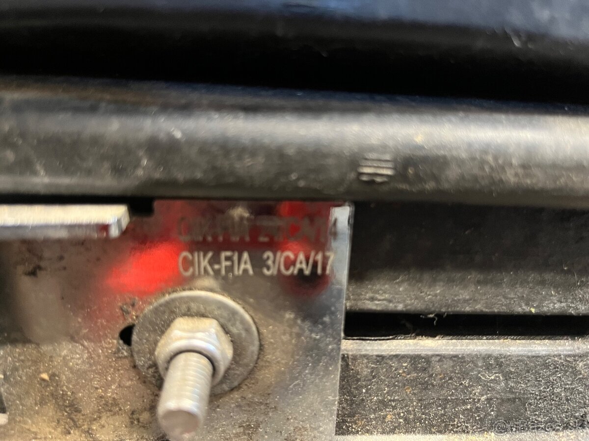 Motokára Gillard - 6