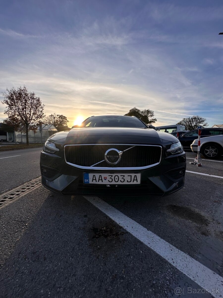 Volvo V60 2.0 4×4, rok 2020 – plná výbava - 6
