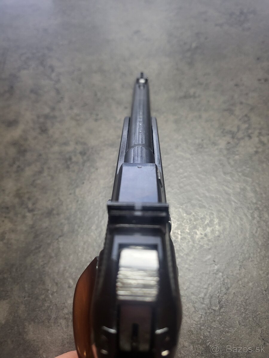 PIŠTOĽ UNIQUE MODEL D6 - 22.LR - 6