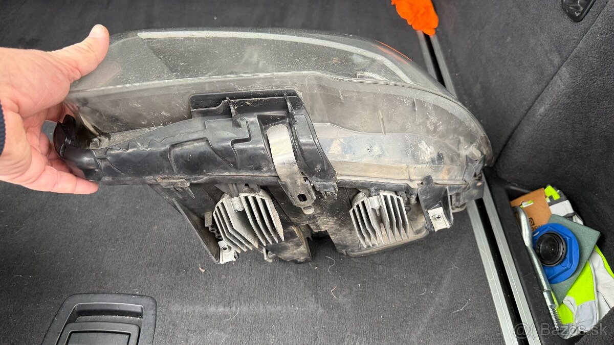 Predám originálne svetlomety BMW F10 / F11 – komplet, plne f - 6