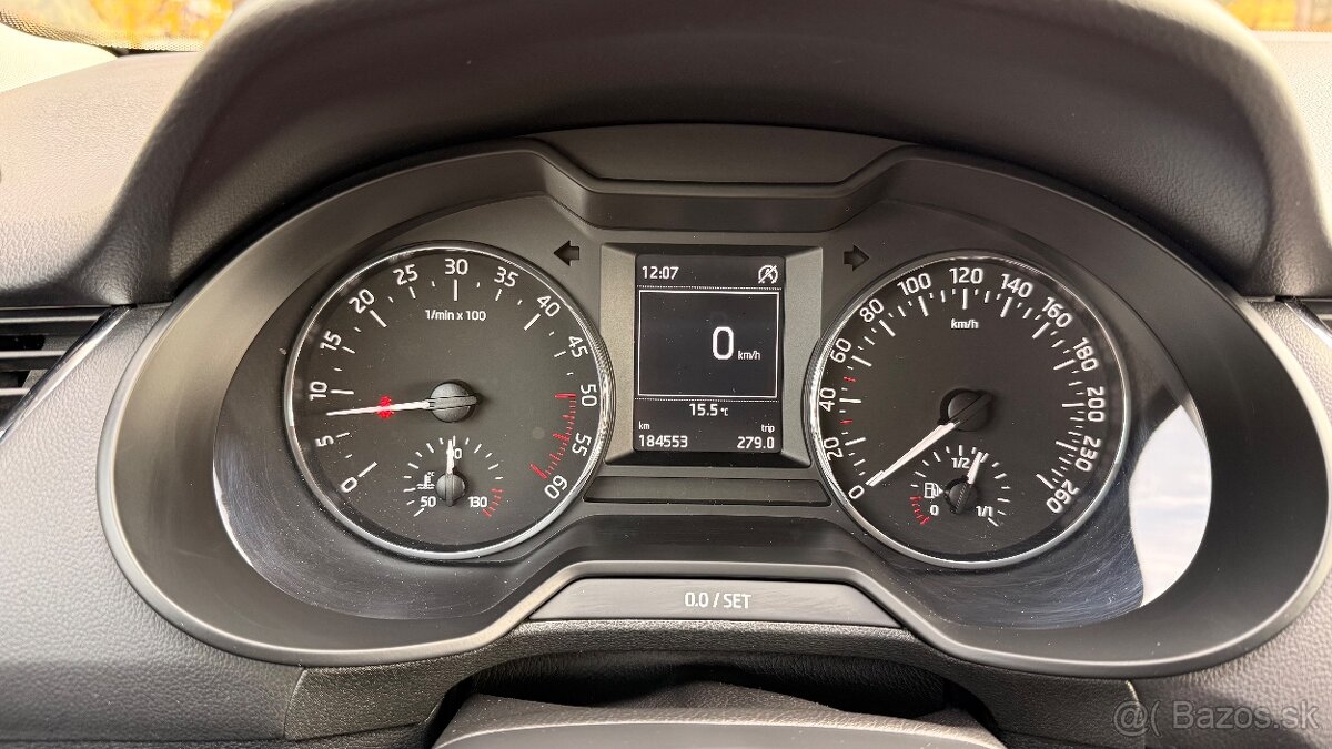 Škoda Octavia Combi 1,6 TDi Elegance - 6