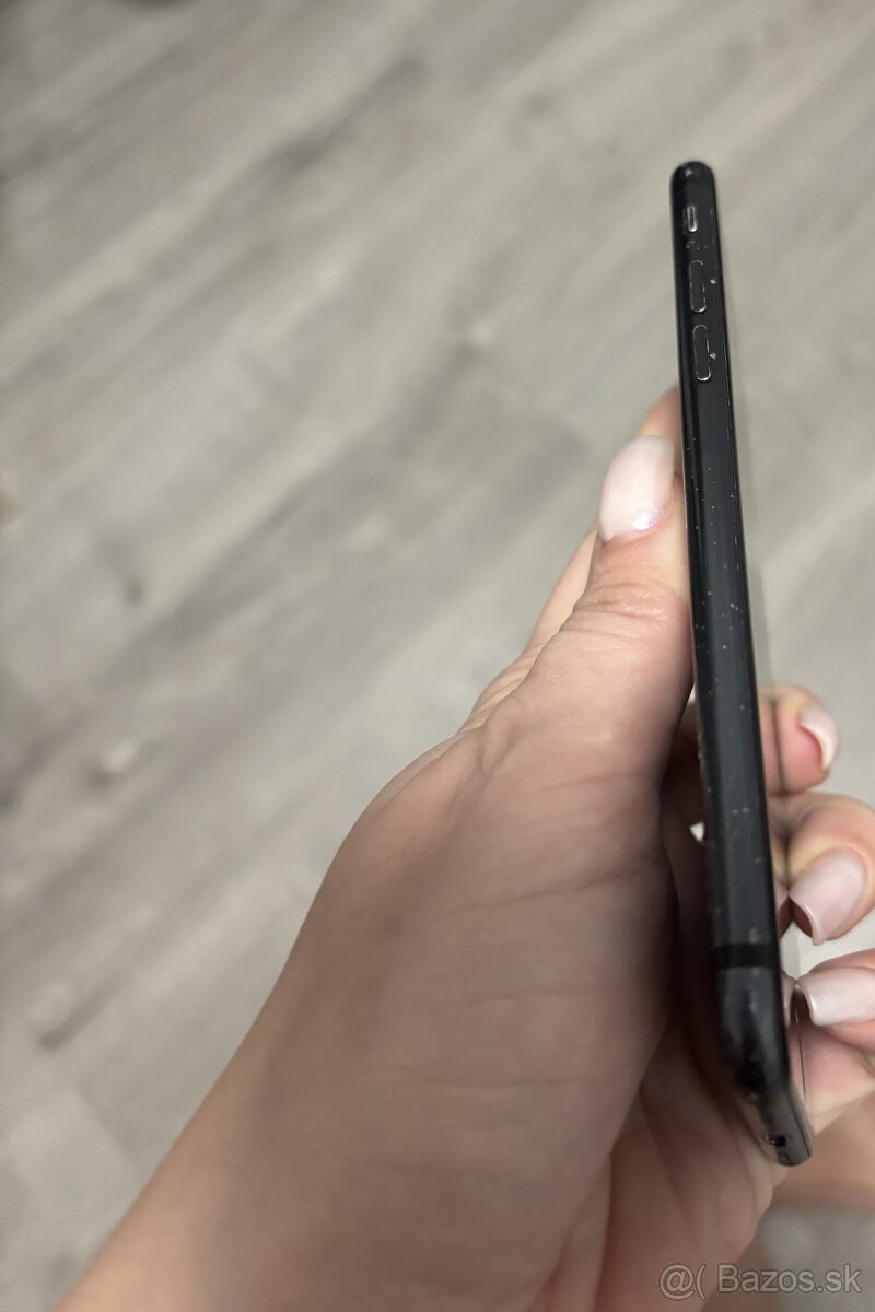 Iphone 8 - na súčiastky - 6