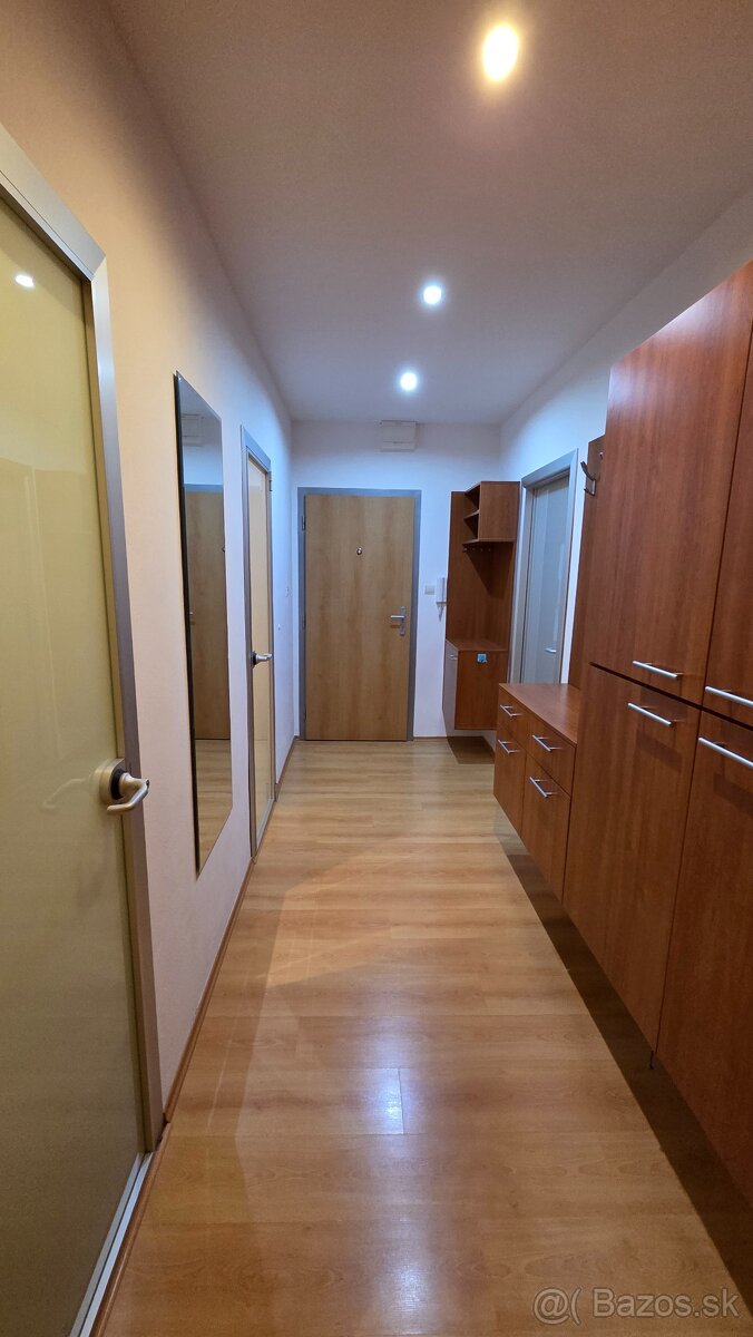 Prenájom 3izb.bytu na SNP - 6