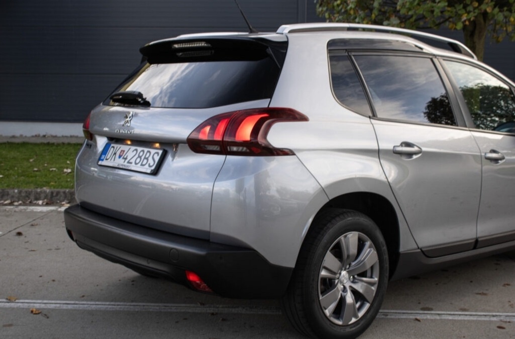 Peugeot 2008 1.2 PureTech Style - 6