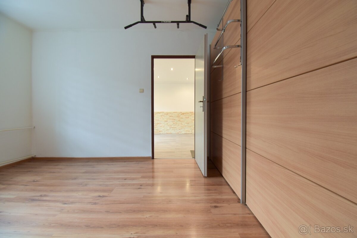 2izb. Byt Handlova / voľný od 15.12 - 6