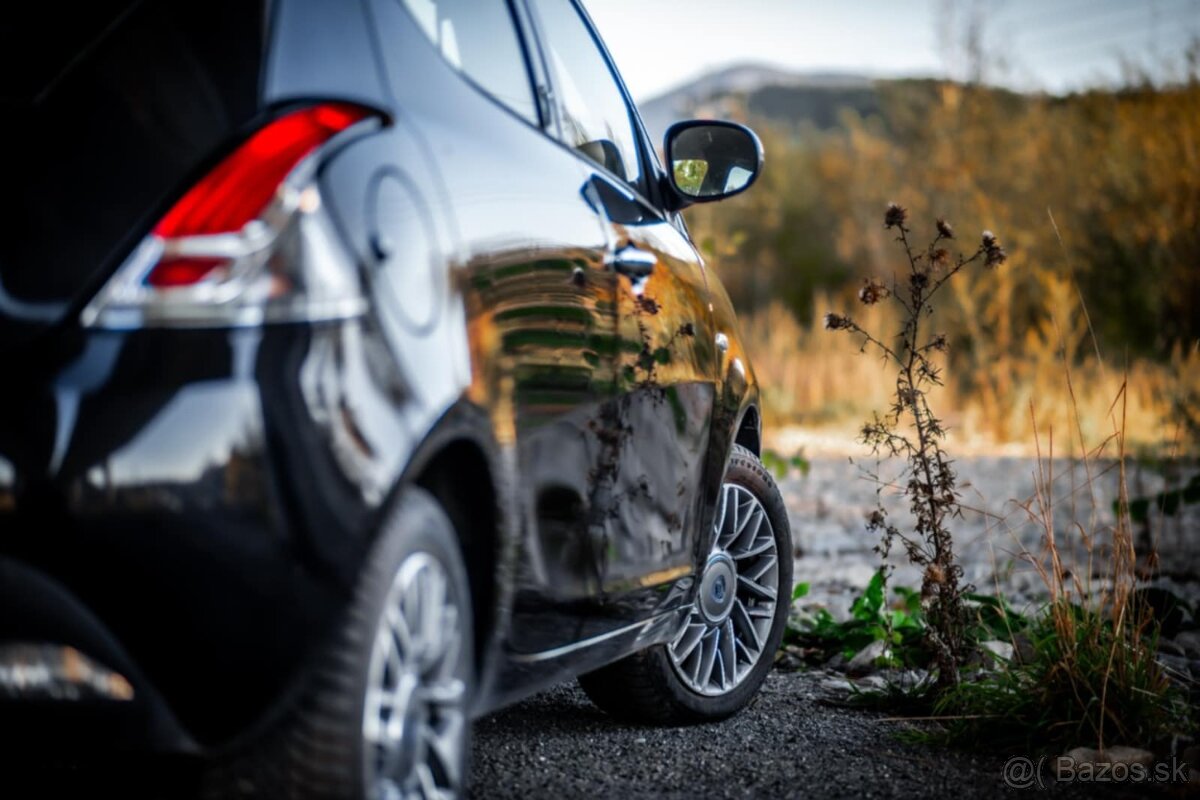 LANCIA YPSILON 1,3 MULTIJET - 6