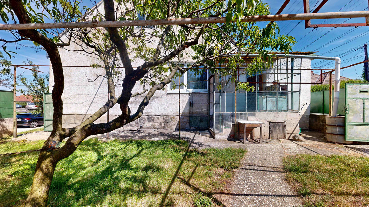 PREDAJ – STARŠÍ TEHLOVÝ RODINNÝ DOM V HRNČIAROVCIACH NAD PAR - 6