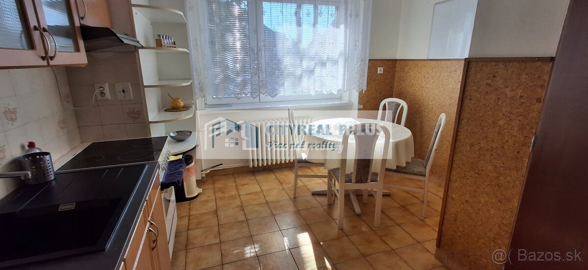 Ponúkame na prenájom 6 izbový rodinný dom v Nových Zámkoch z - 6