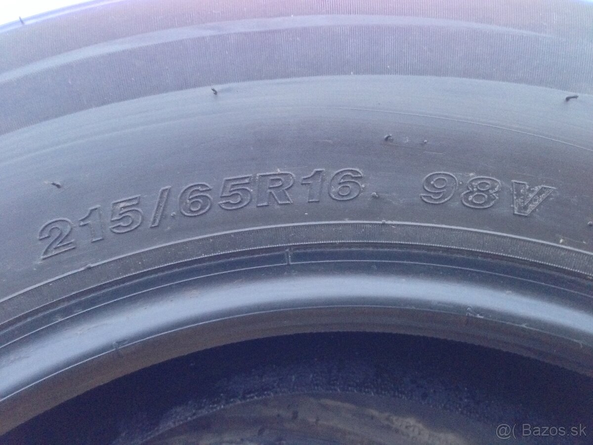 Predám zimné Pneu 215/65r16 5/6mm - 6