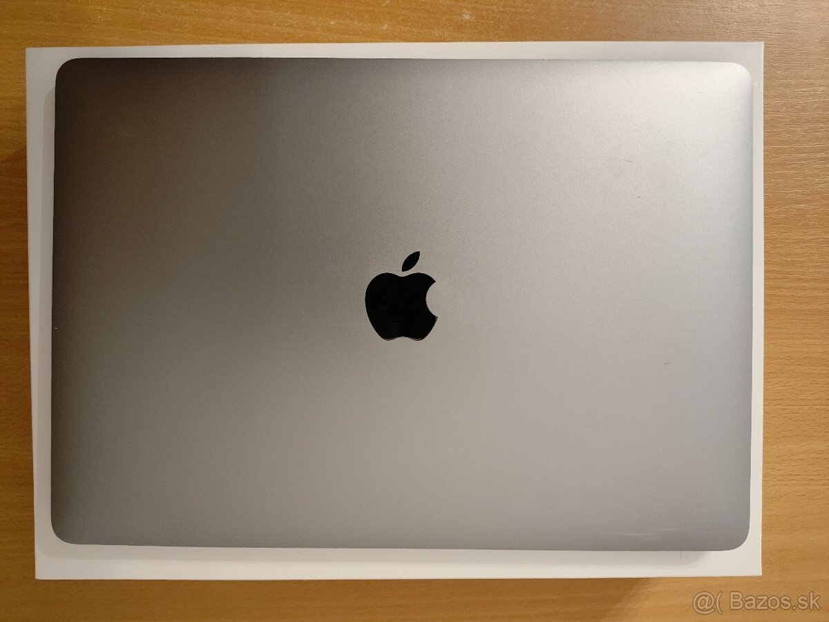 MacBook Air 2020 | i7 • 8GB • 256GB SSD - 6